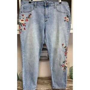 Ava & Viv Jeans Women's Size 16W Embroidered Cropped Jeggins
